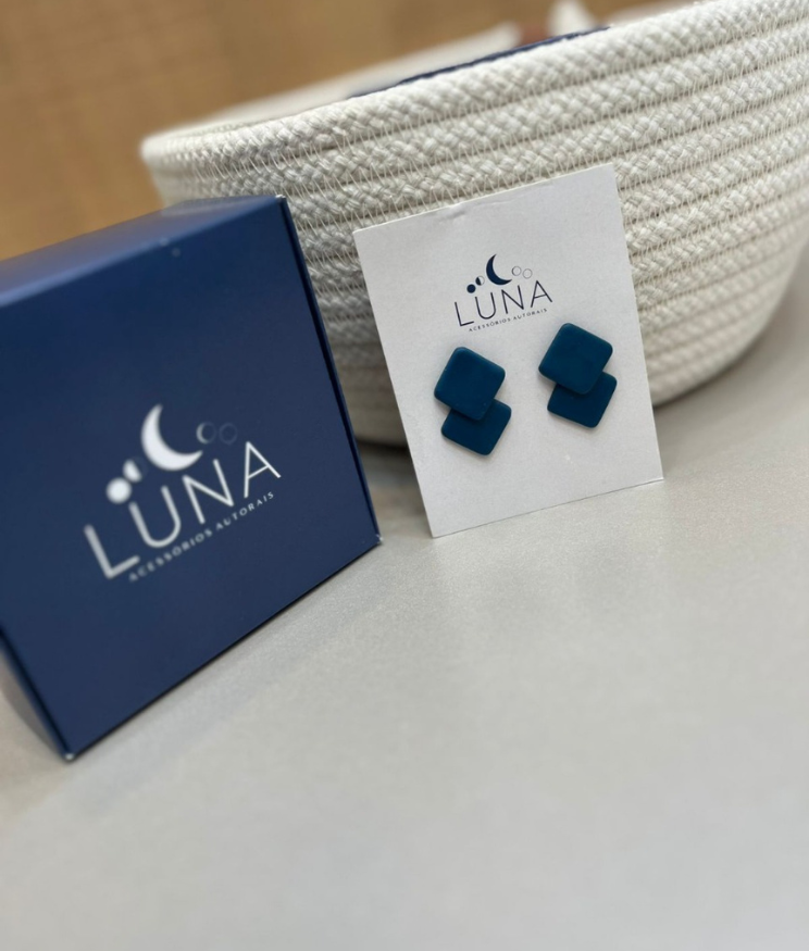 Brinco Laura Feminino – Estilo, Charme & Sofisticação