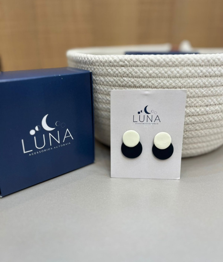 Brinco Clara Feminino – Exclusividade, Leveza & Conforto