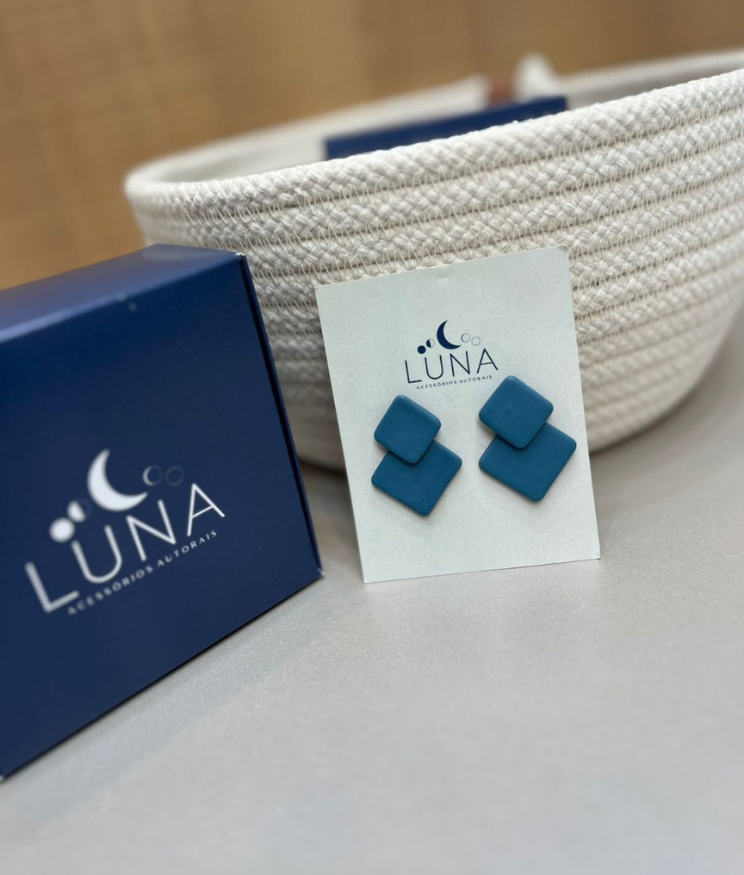 Brinco Laura Feminino – Estilo, Charme & Sofisticação