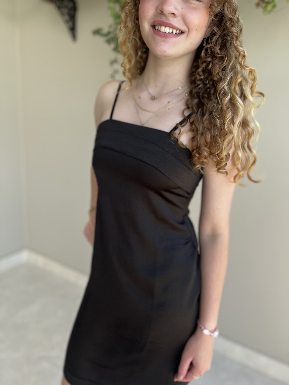 VESTIDO CURTO CETIM INFANTO-JUVENIL