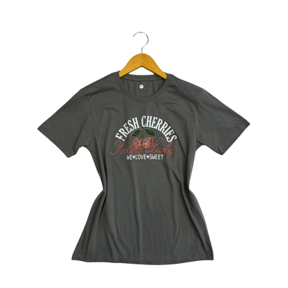 T-Shirt Fresh Cherries Closet Feminina – Estilo & Versatilidade